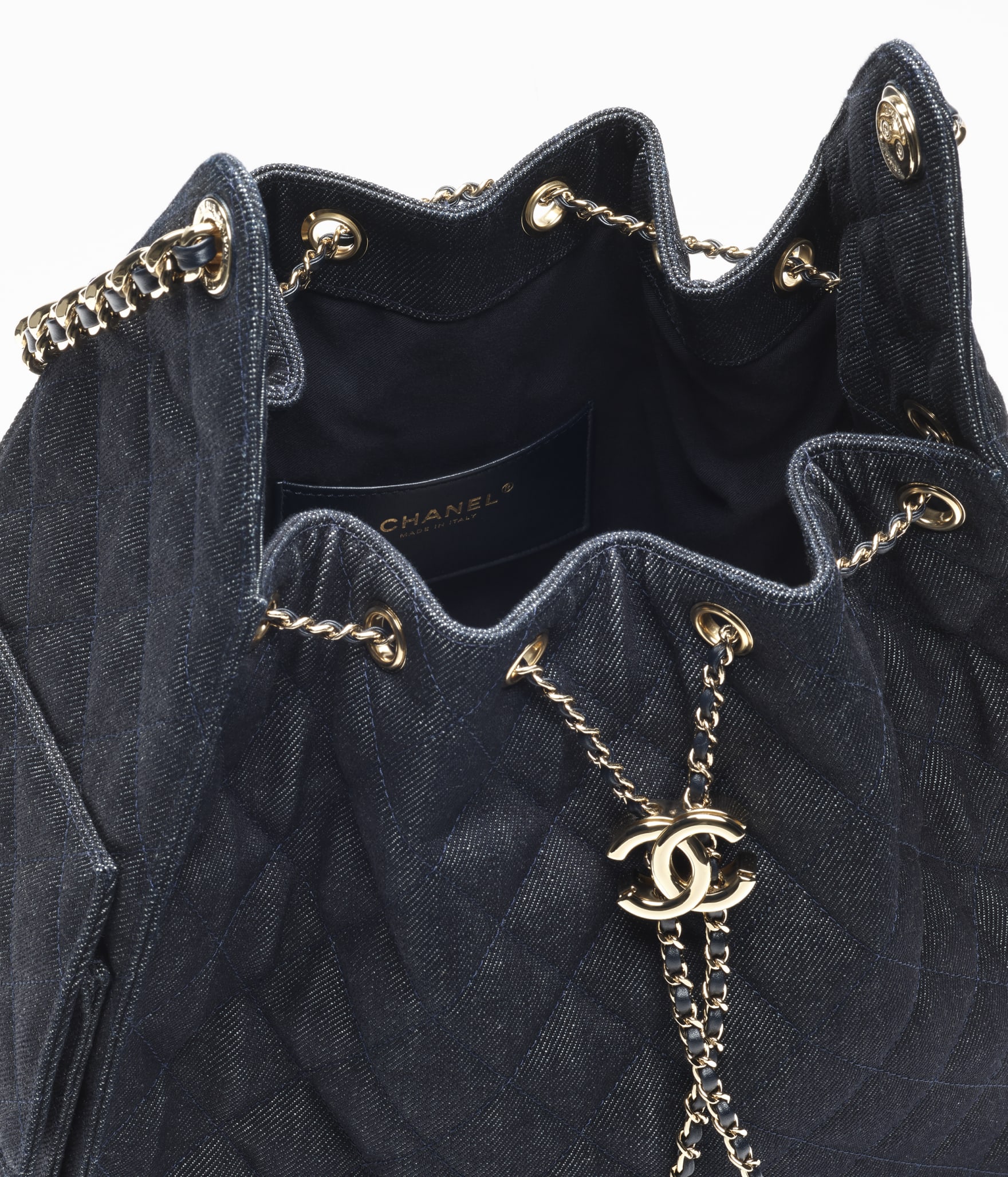 CHANEL 25 Medium Handbag