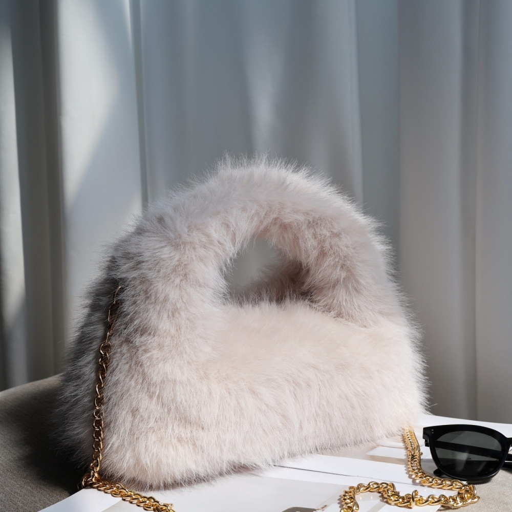 Autumn and winter handbag plush clutch