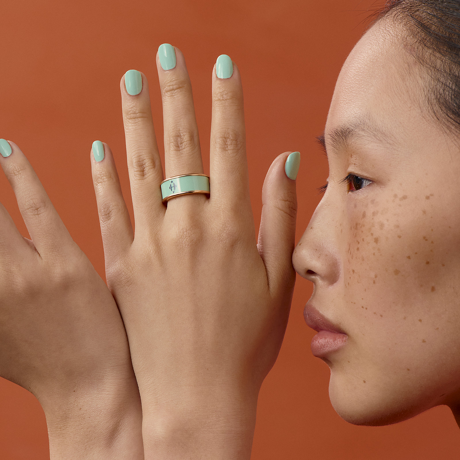 Uni ring, medium model