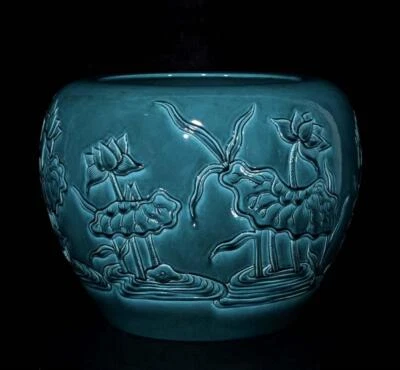 Qianlong Signed Old Chinese Green Glaze Brush Washer W/louts flower N300