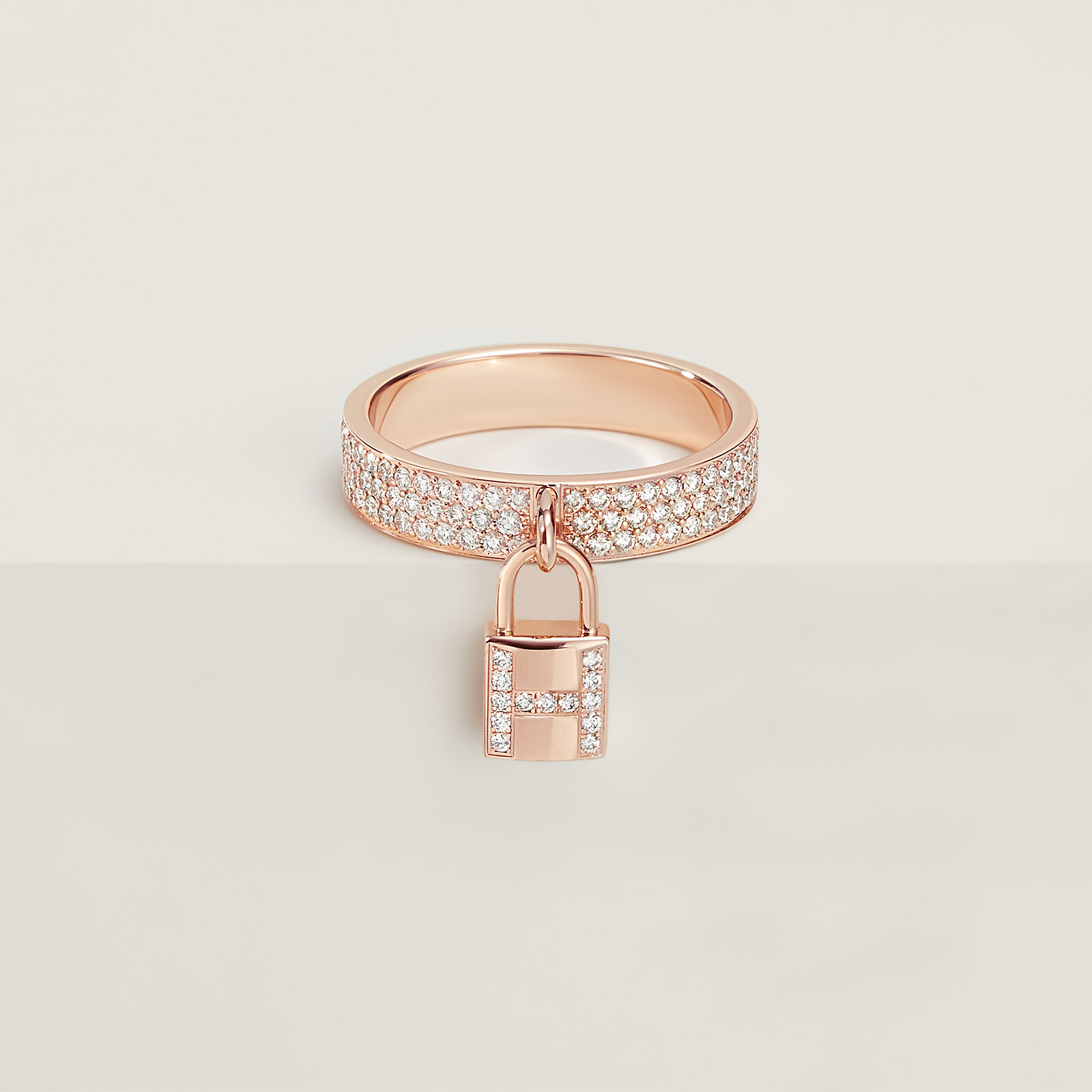 Kelly Clochette ring, medium model