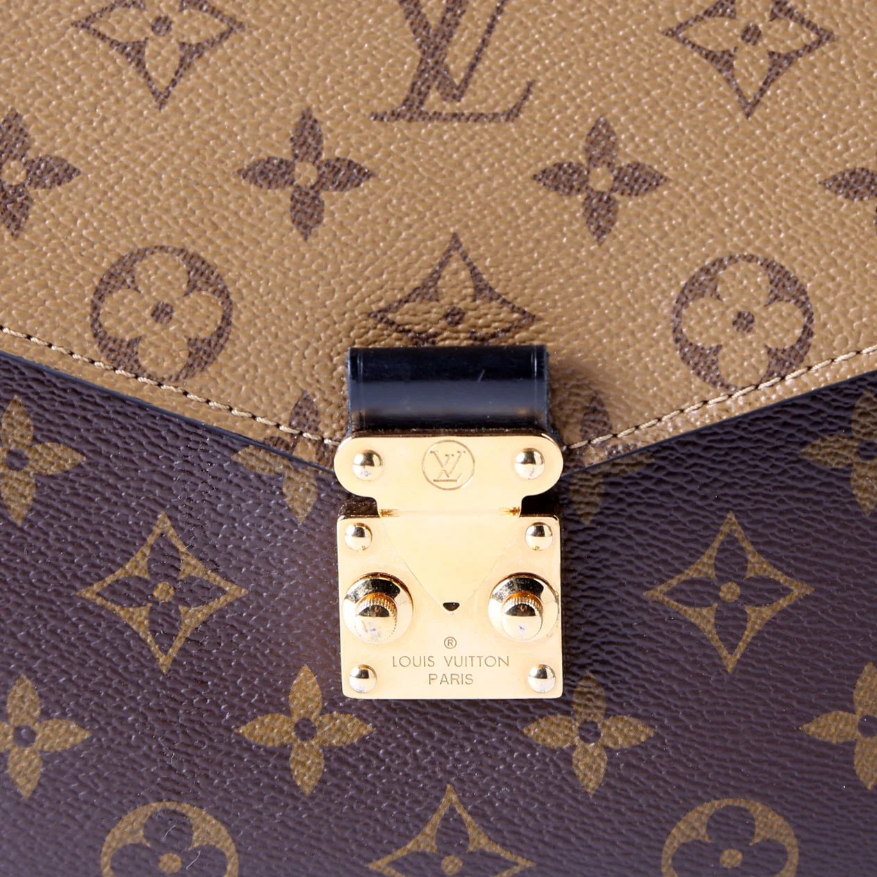 Pochette Metis Reverse Monogram