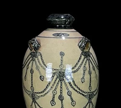 Old Chinese Blue and White Vase W/pattern N622