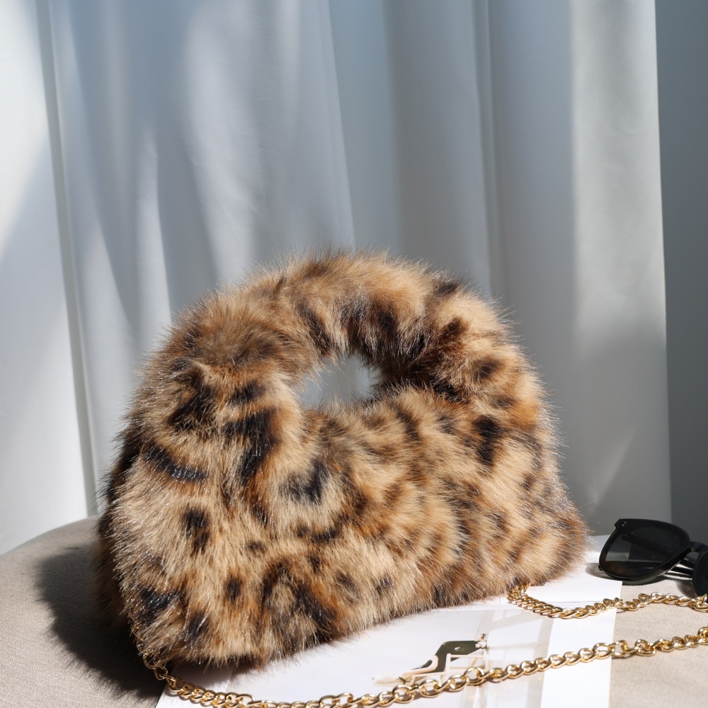 Autumn and winter handbag plush clutch
