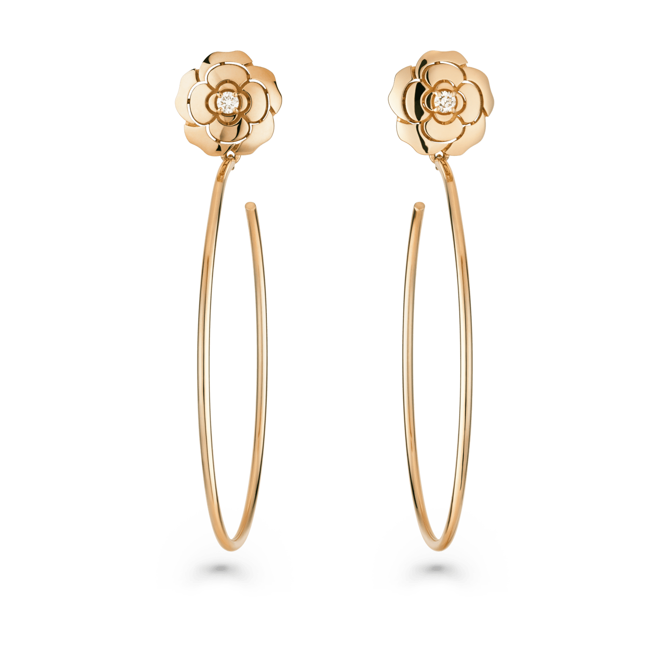 Extrait de Camélia hoop earrings