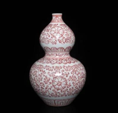 Qianlong Signed Old Chinese Famille Rose Vase W/ flower
