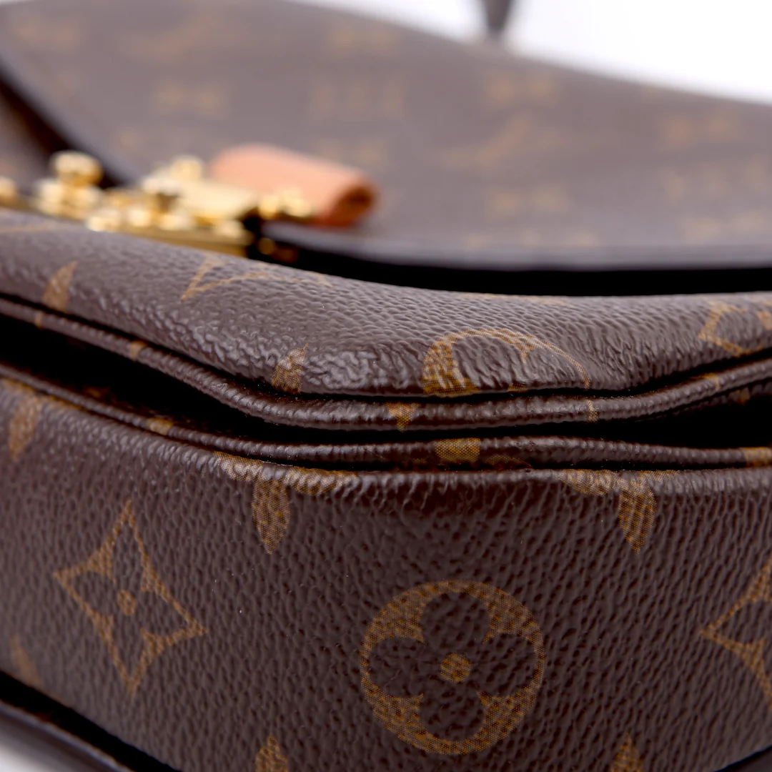 Pochette Metis Monogram