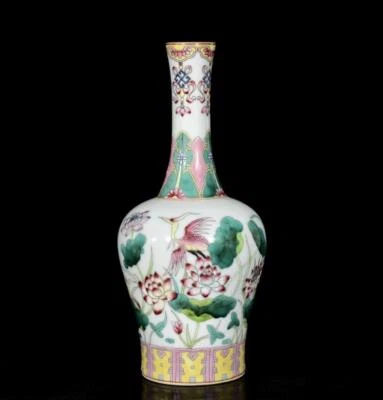 Pair Qianlong Signed Old Chinese Colour Enamel Vase W/ louts flower N3181