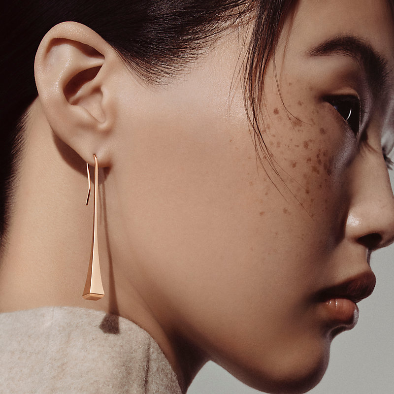 Clou de forge single dangle earring