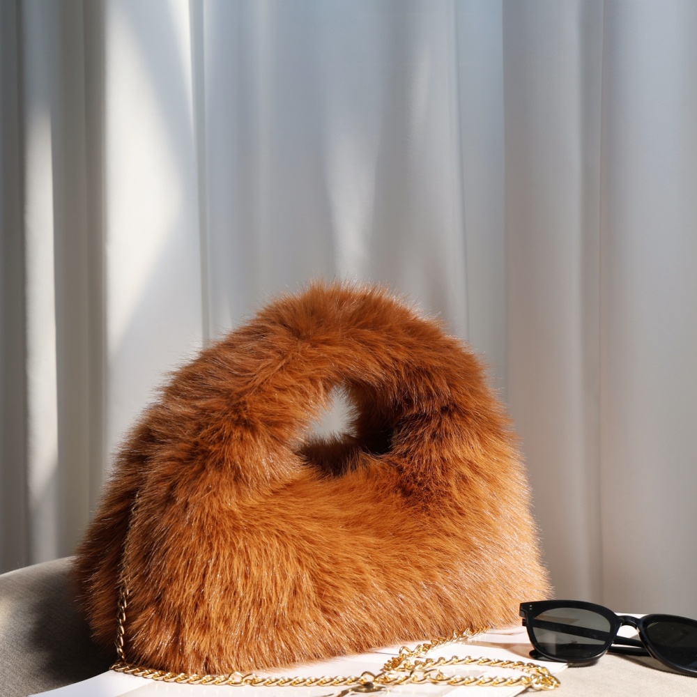 Autumn and winter handbag plush clutch