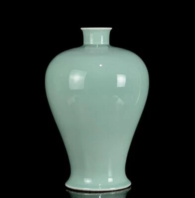 32CM Kangxi Signed Old Chinese Pea Green Glaze Vase N1112