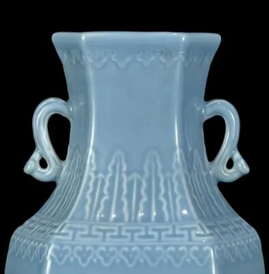 34CM Qianlong Signed Chinese Shadow Blue Glaze Porcelain Vase w/pattern CK645