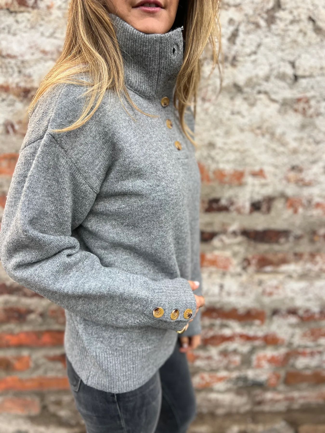 2025 🌲 SALE🔥 Women's High Neck Special Button Designer Sweatshirt