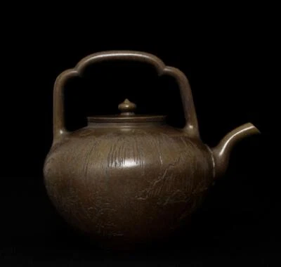 Gu Jingzhou Signed Old Chinese Handmade Yixing Zisha Teapot w/hill
