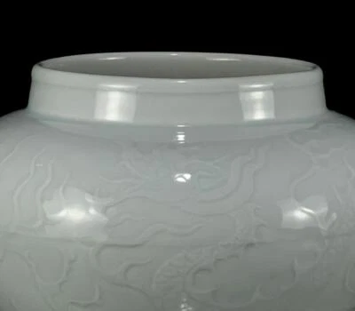 Old Chinese WhiteGlaze Jar Pot W/ dragon N1061