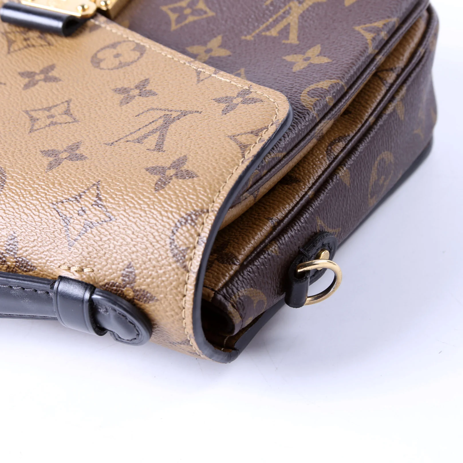 Pochette Metis Reverse Monogram