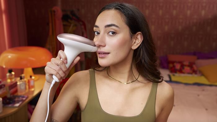 PHILIPS - Epilatore a luce pulsata LUMEA BRI920/00