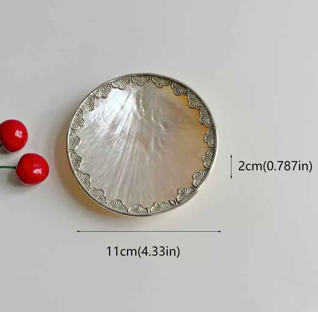 Handcrafted Shell Caviar Dish – Elegant Coastal Serveware
