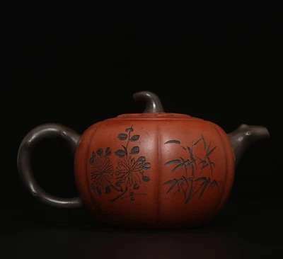 Zhou Guizhen Signed Old Chinese Handmade Yixing Zisha Teapot w/flower