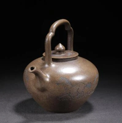 Gu Jingzhou Signed Old Chinese Handmade Yixing Zisha Teapot w/horse N3511