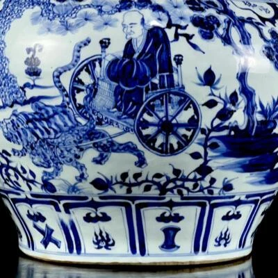 Large Old Chinese Blue & White Porcelain Pot w/ figure Q11