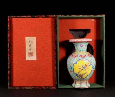 Yongzheng Signed Old Chinese Colour Enamel Vase W/bird N1550