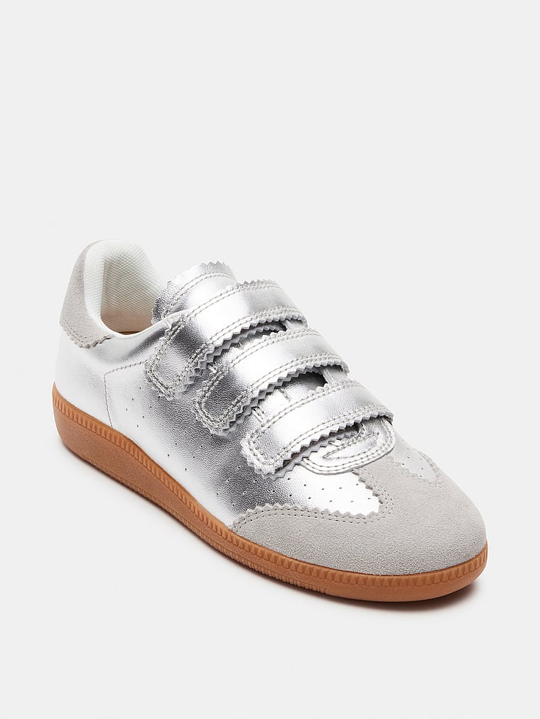 Steve Madden Momentum Sneaker