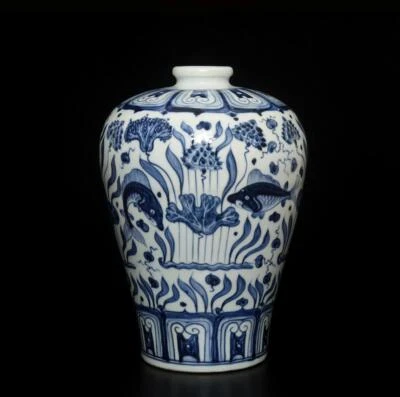 29CM Xuande Old Signed Antique Chinese Blue & White Porcelain Vase w/ fish