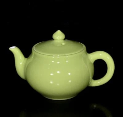 Yongzheng Signed Old Chinese Apple Green Teapot N377