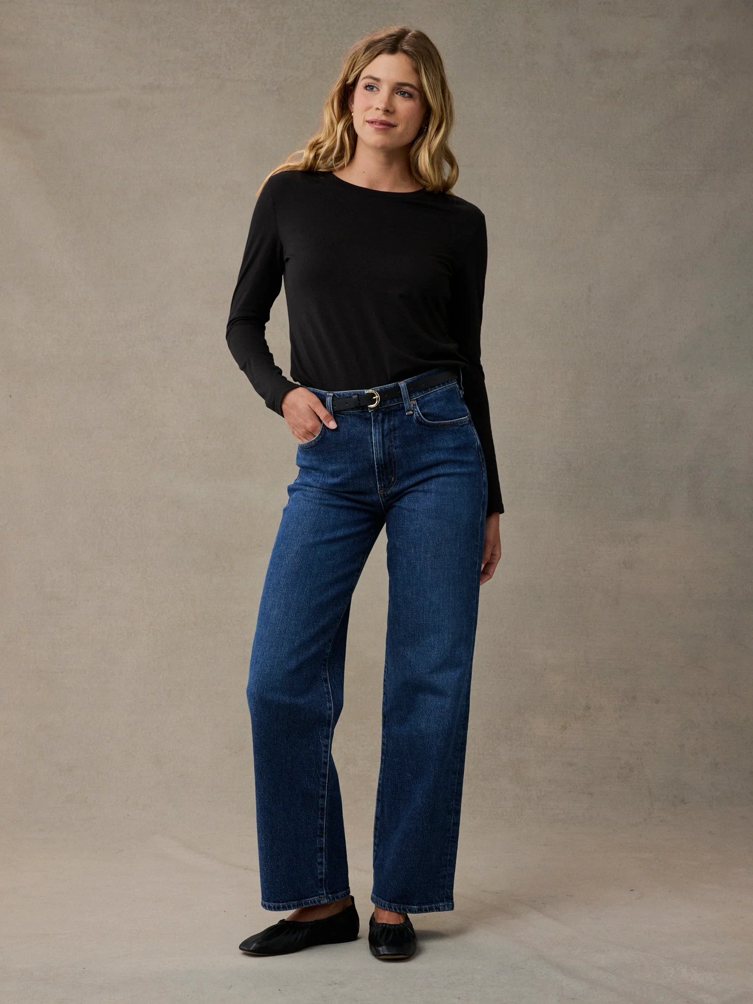 Women's Black Long Sleeve Crew
