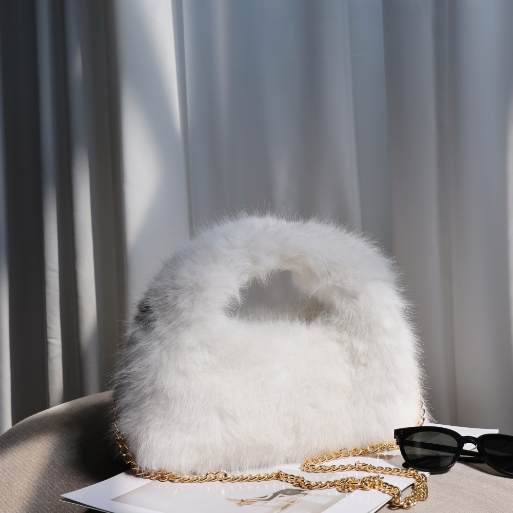 Autumn and winter handbag plush clutch