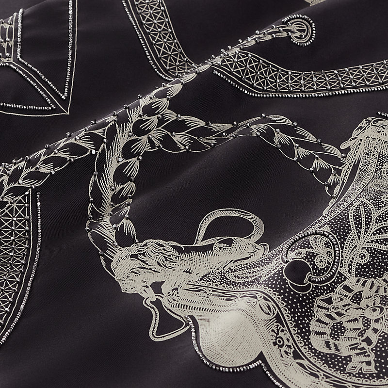 Embroidered Grand Apparat scarf 90