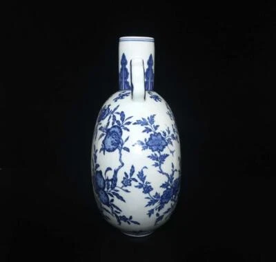 27CM Qianlong Singed Old Chinese Blue and White Vase W/peach