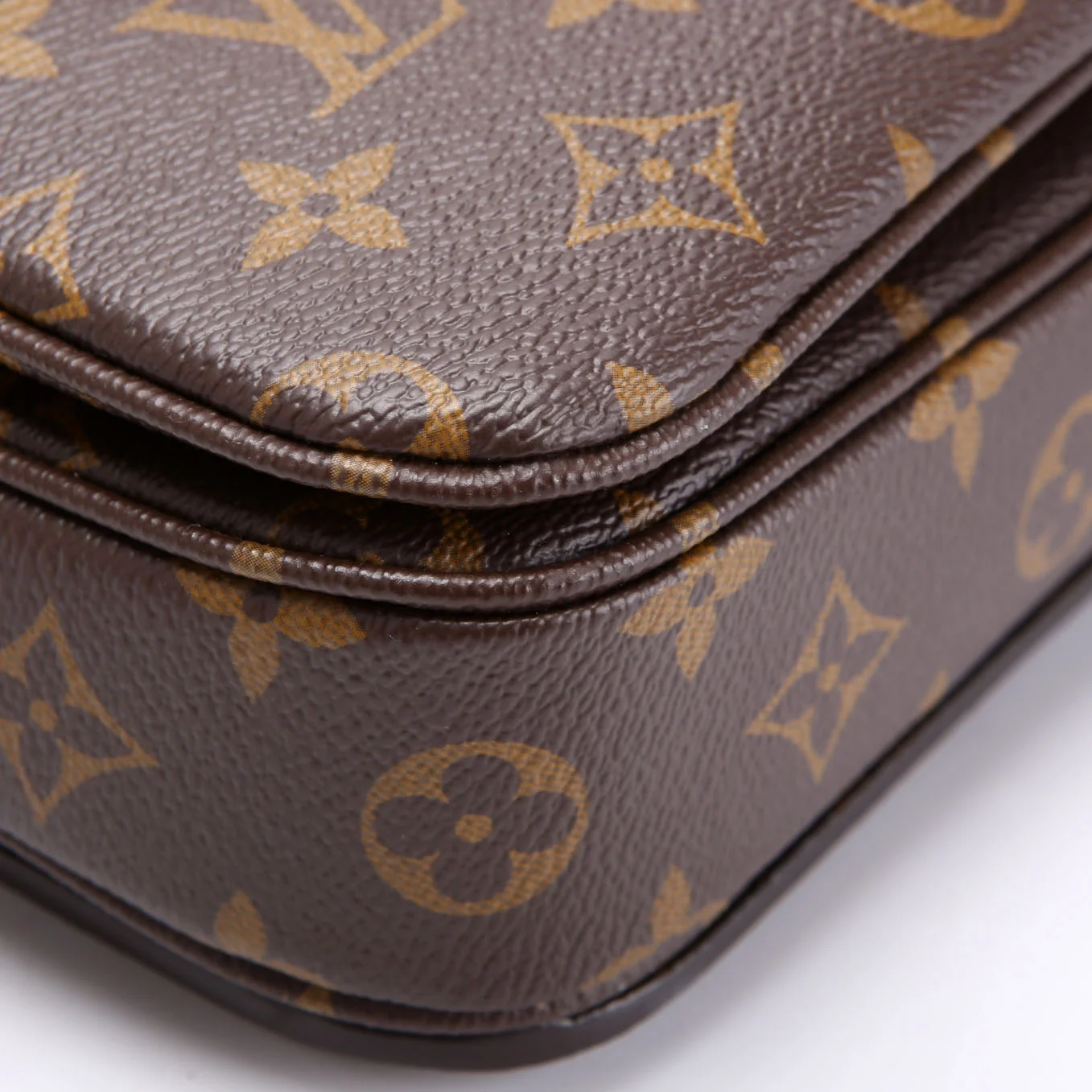 Pochette Metis Monogram