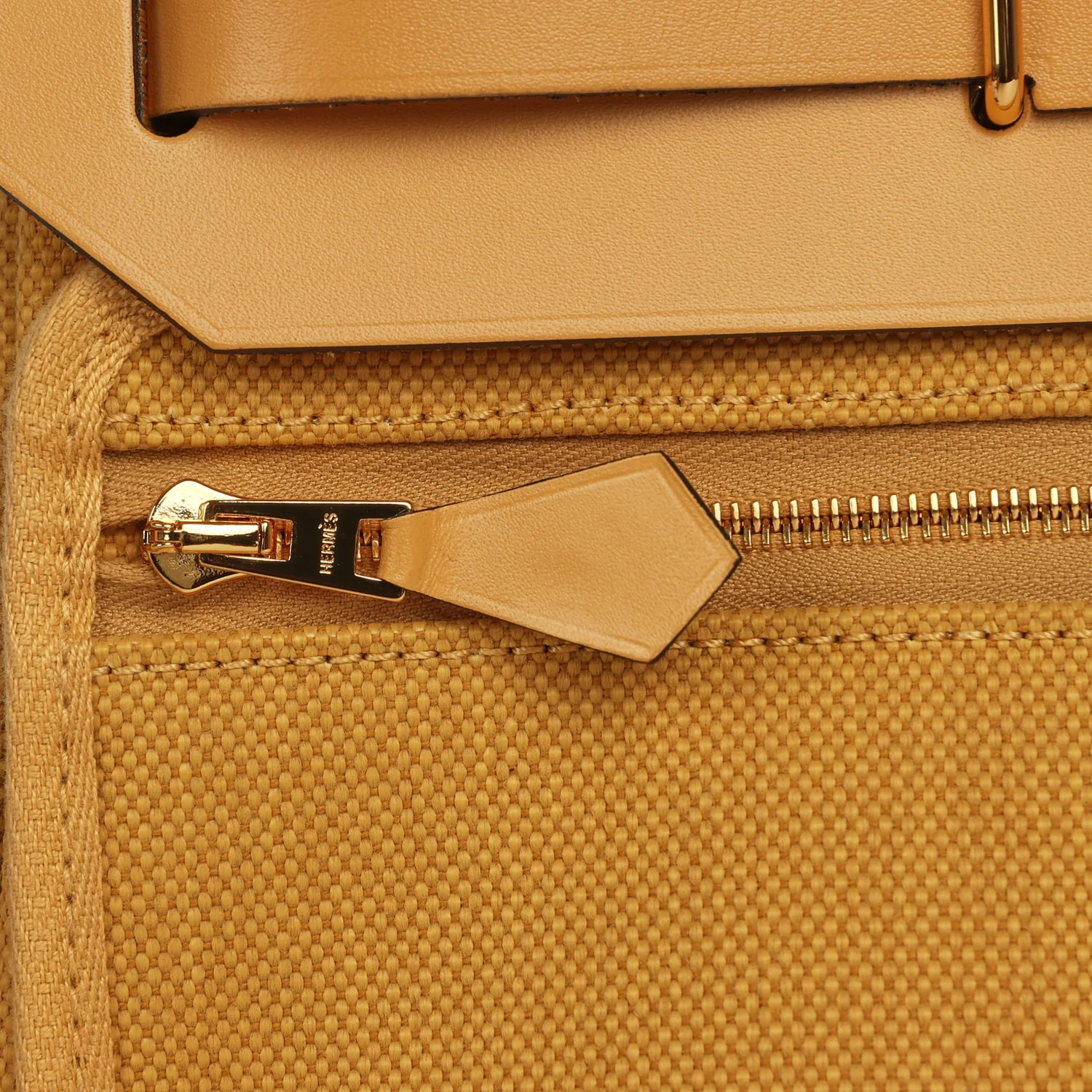 Hermes Herbag Zip 20 Mini Paille Toile Militaire Canvas, Vache Hunter Gold Hardware