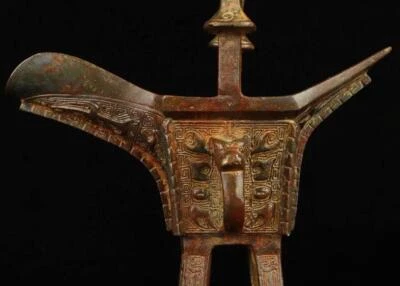 Old Chinese Bronze Statue Cup w/dragon pattern N187