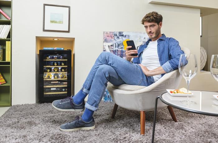 CANDY - Cantinetta CWC 021 ELSP/NF Classe G 21 bottiglie-Nero