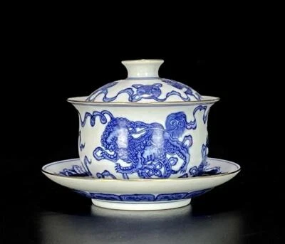 Qianlong Signed Old Chinese Blue and White Lid Cup W/lion N581
