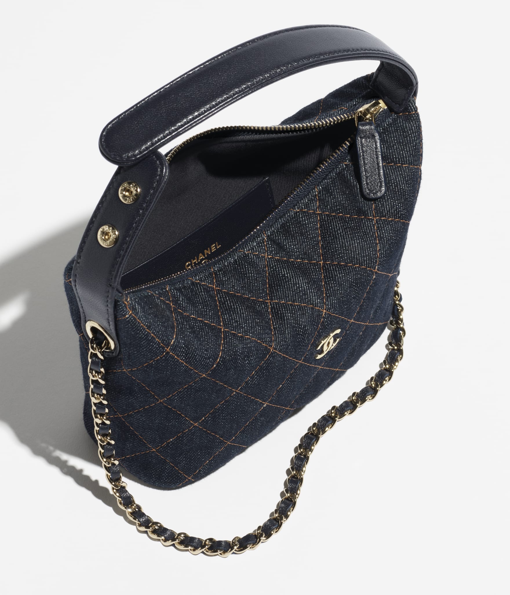 Classic Clutch with Chain