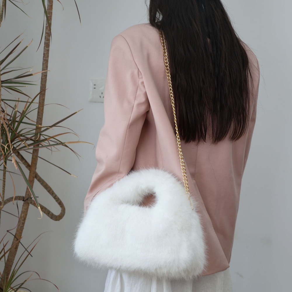 Autumn and winter handbag plush clutch