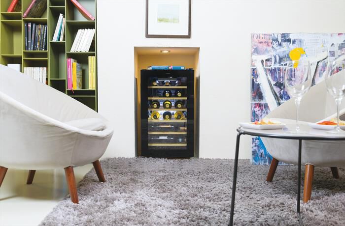 CANDY - Cantinetta CWC 021 ELSP/NF Classe G 21 bottiglie-Nero