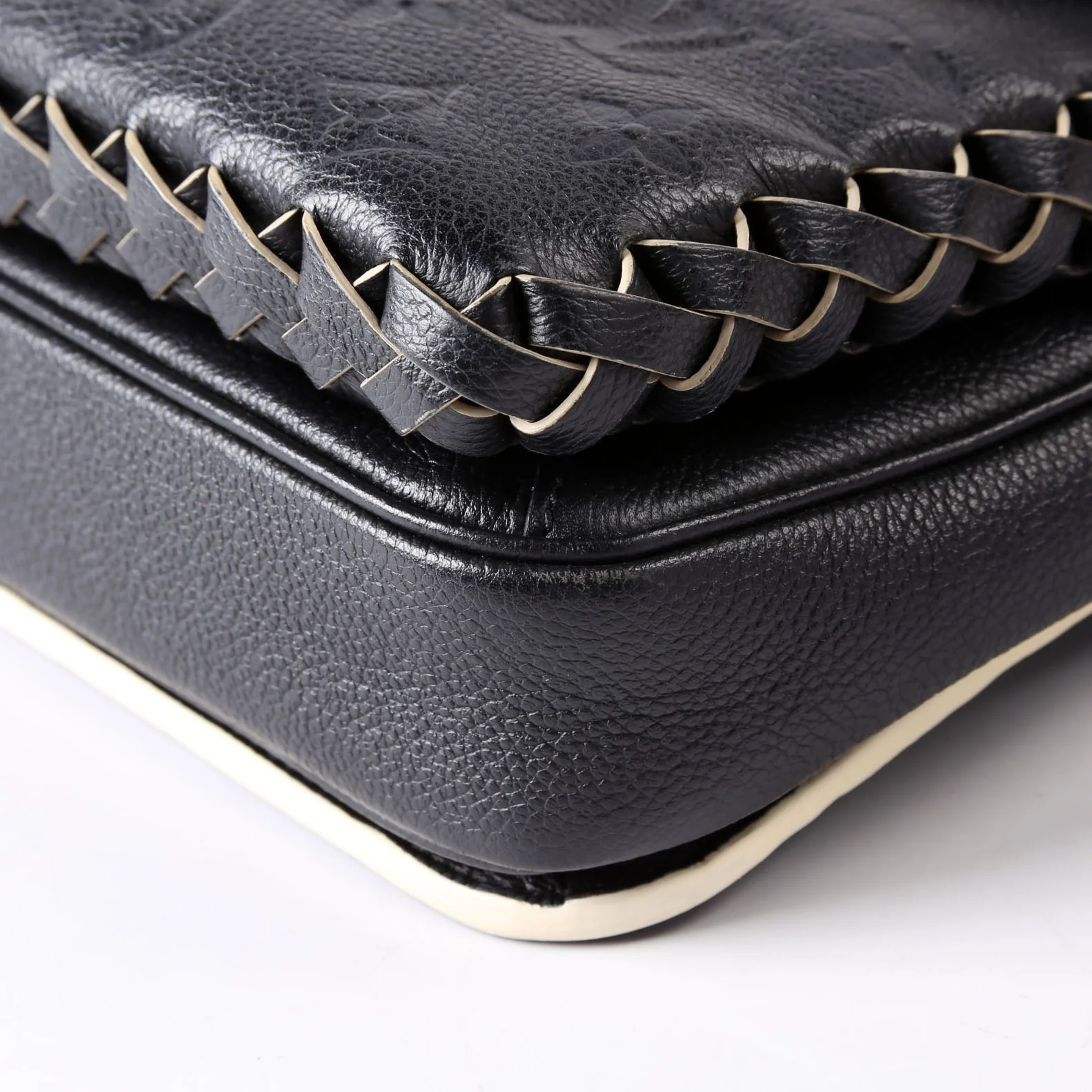 Pochette Metis Empreinte Braided Black