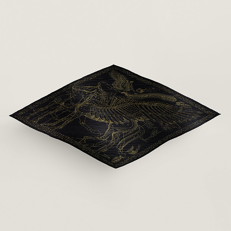 Le Pegase d'Hermès pleated scarf 140