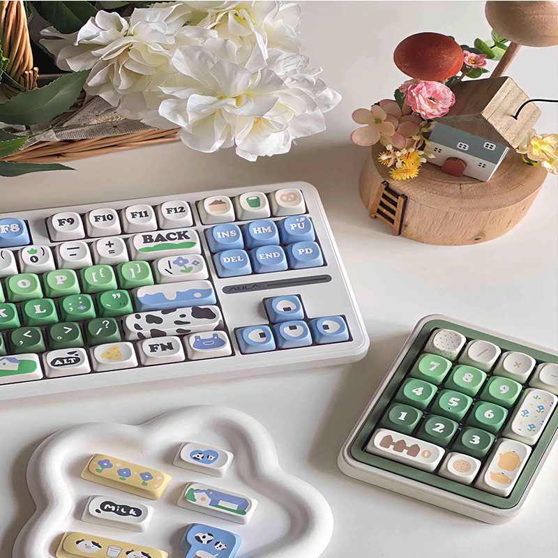 Cow Print MOA Profile Keycap Set – PBT Dye-Sublimation Mini Kit – Compatible with 68/75/98/104/108 Layouts