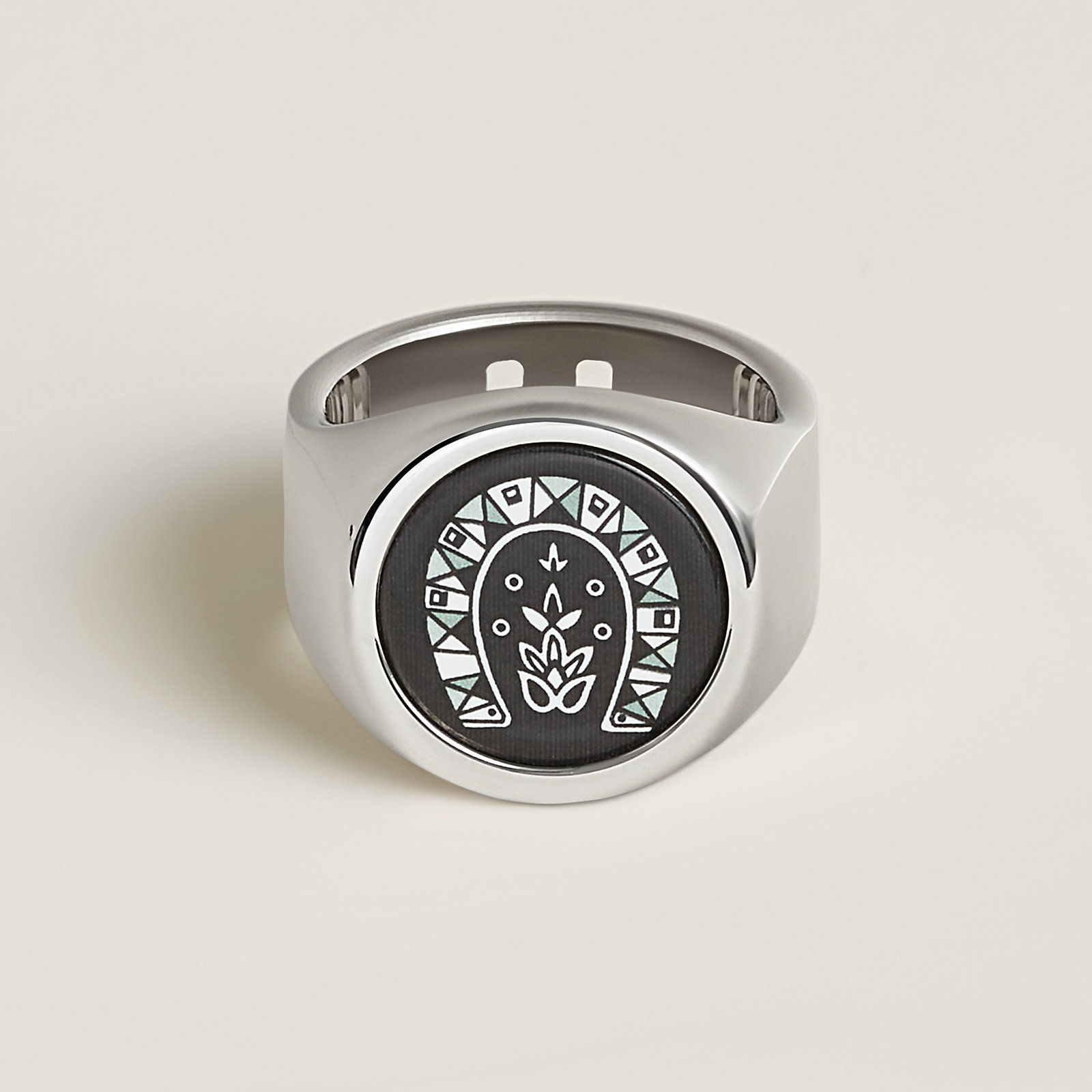 Cheval de Coeur ring