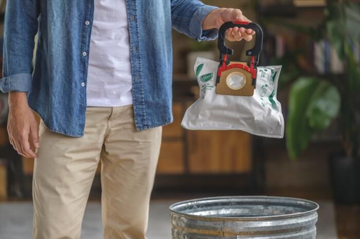 HOOVER - Aspirapolvere a traino HE320PET-Nero