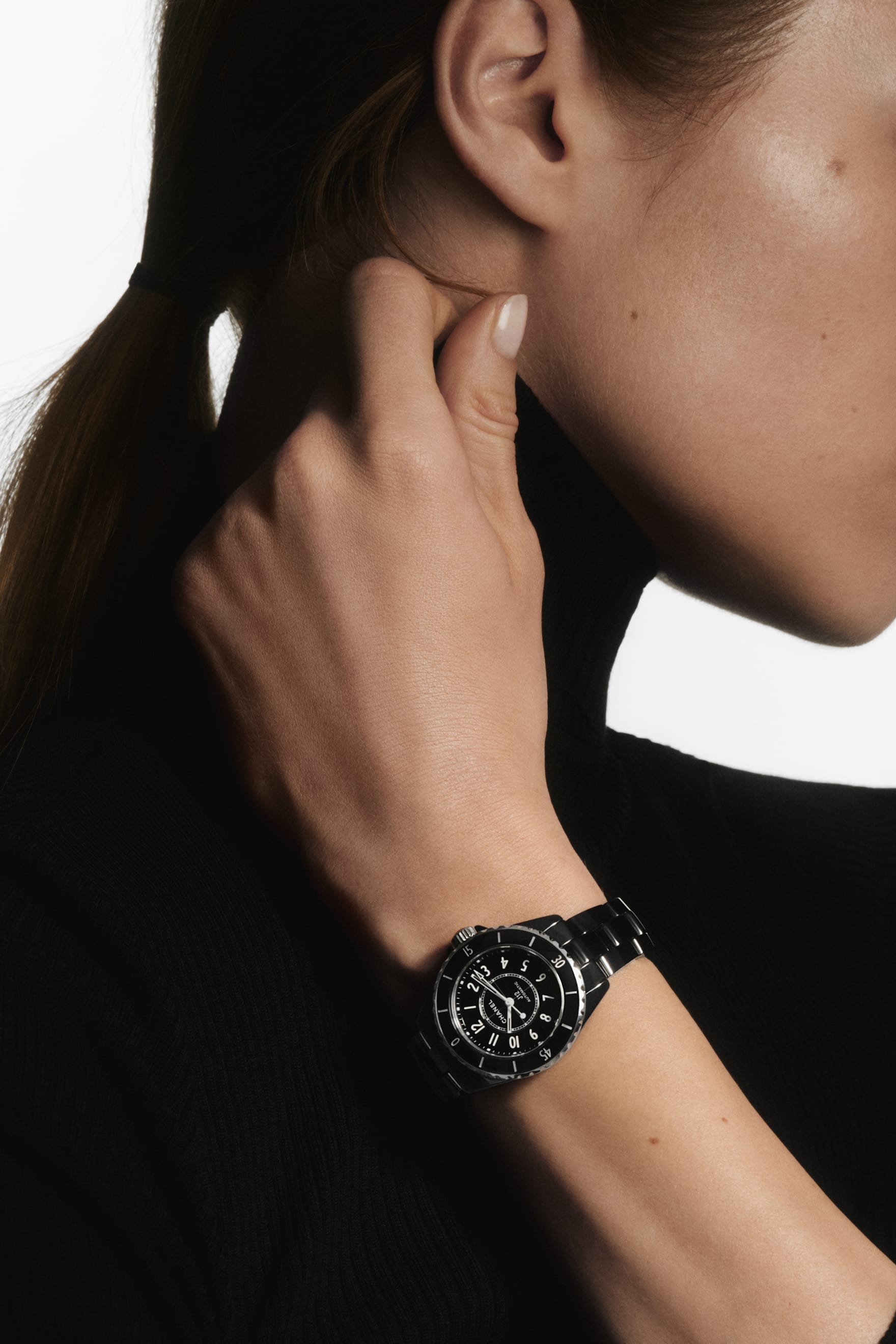 J12 Caliber 12.2 33 mm watch