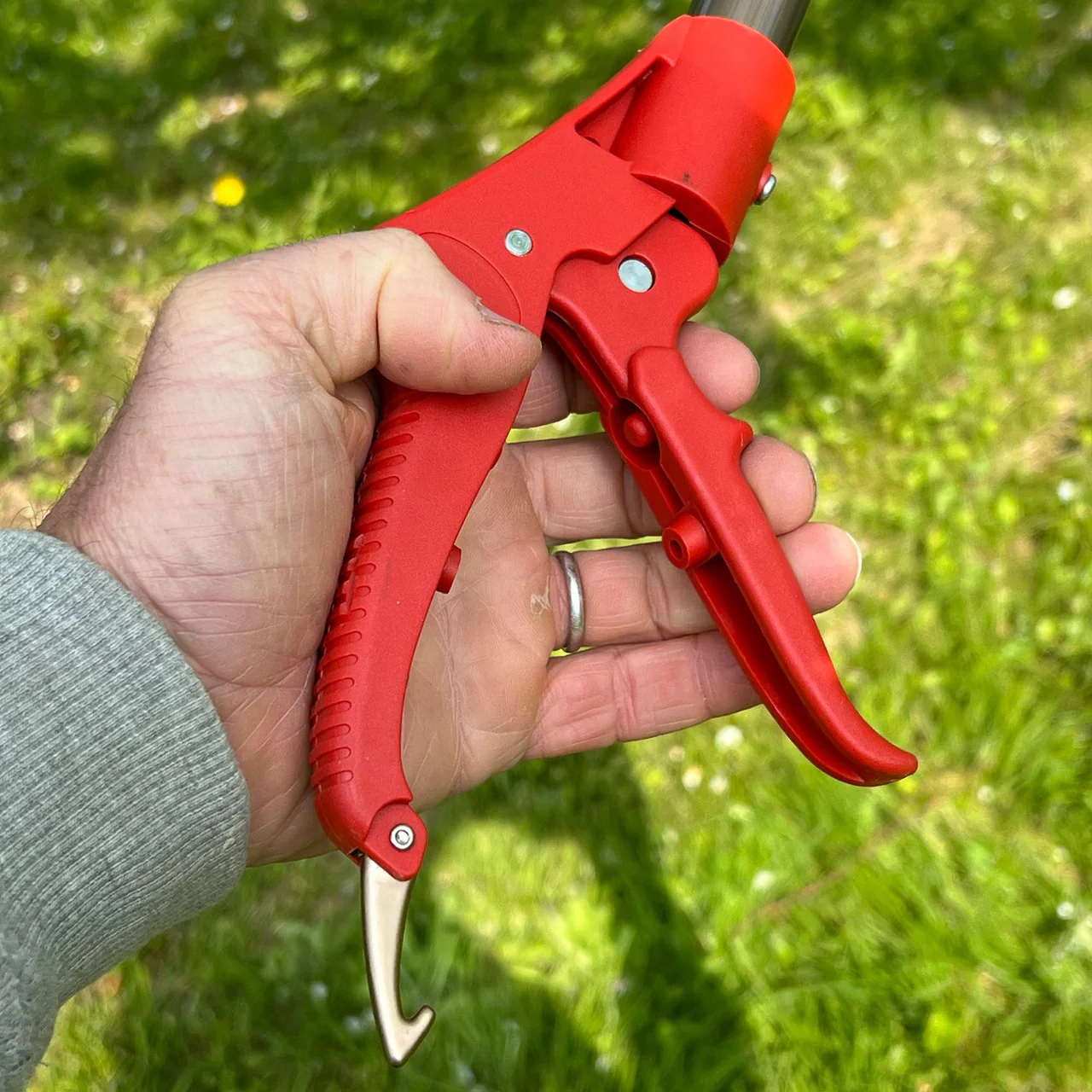 Long Reach Pruner (Extends to 5 Feet)