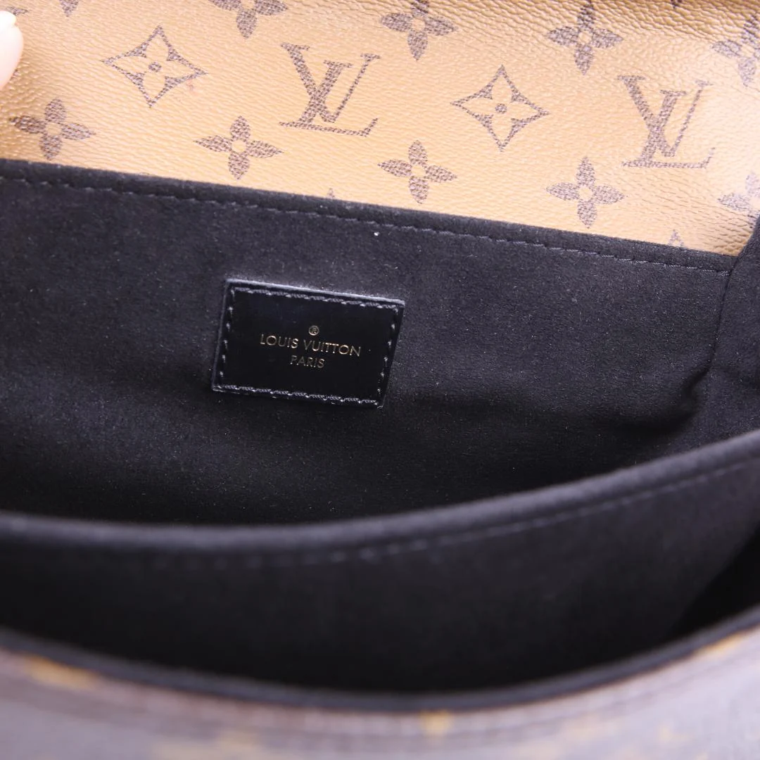 Pochette Metis Reverse Monogram