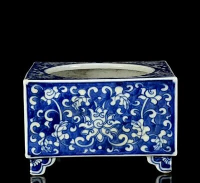Qianlong Signed Old Chinese Blue and White Brush Washer W/flower N1059